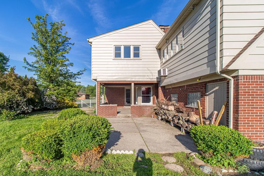 30007 Maison Street Saint Clair Shores, MI 48082