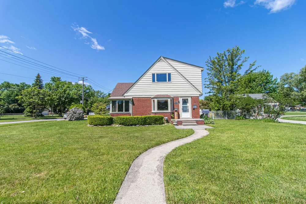 30007 Maison Street Saint Clair Shores, MI 48082