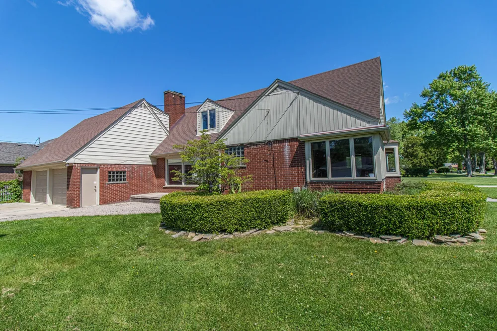 30007 Maison Street Saint Clair Shores, MI 48082