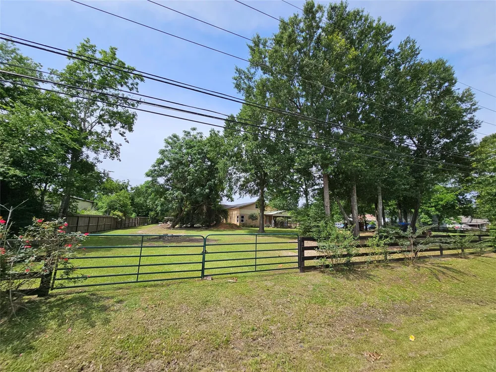 7225 Root Road Spring, TX 77389