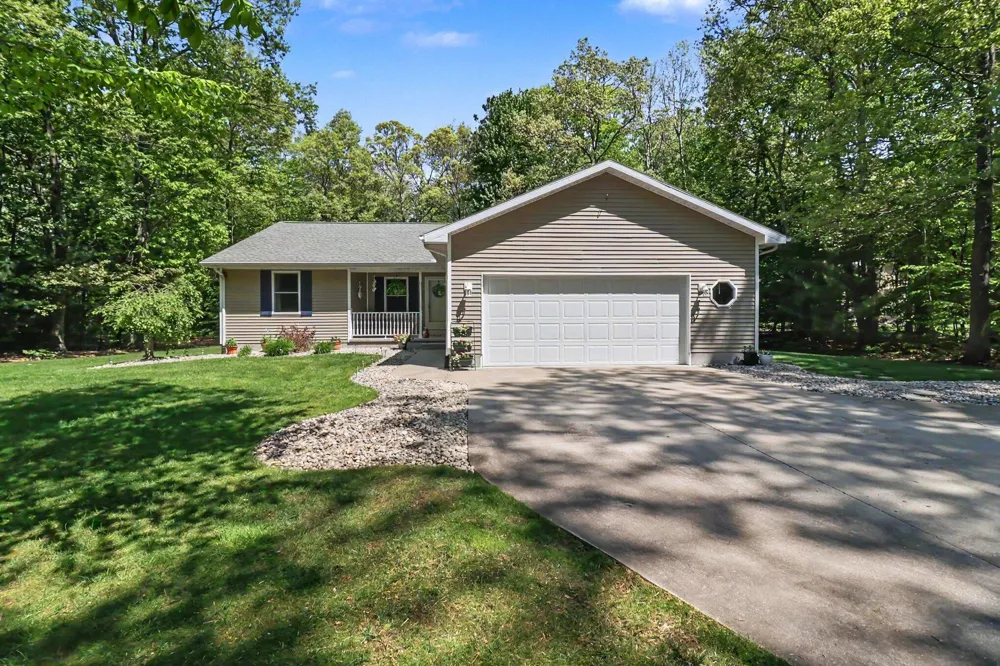 6544 W Forest Edge Drive Ludington, MI 49431