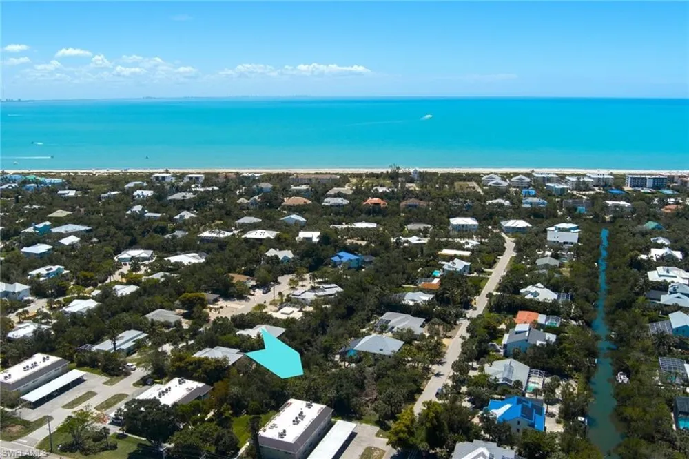1084 S Yachtsman Drive Sanibel, FL 33957