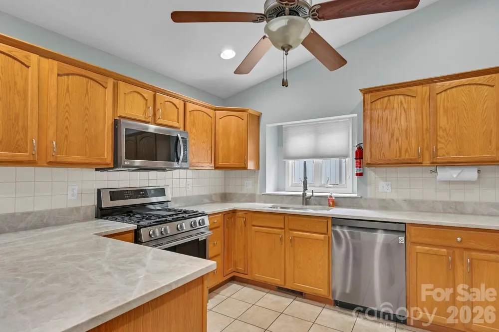434 Kyfields Weaverville, NC 28787