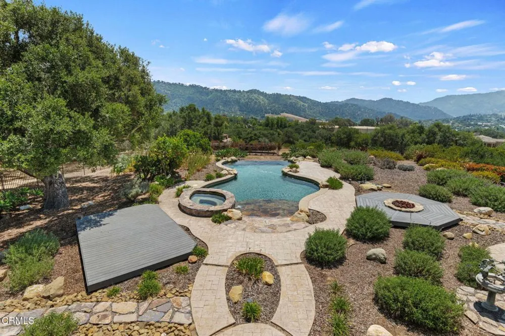 10948 Alto Court Oak View, CA 93022