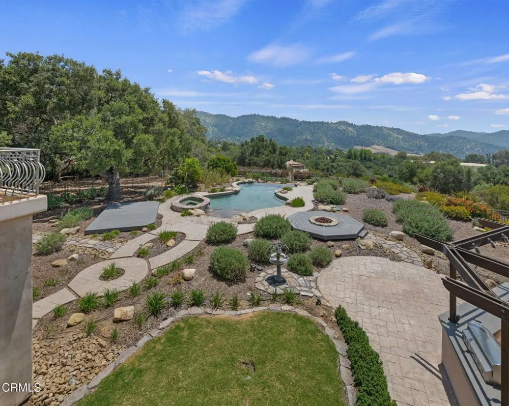 10948 Alto Court Oak View, CA 93022