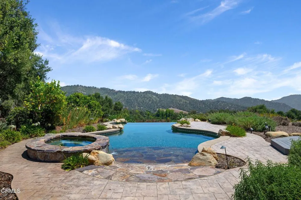 10948 Alto Court Oak View, CA 93022