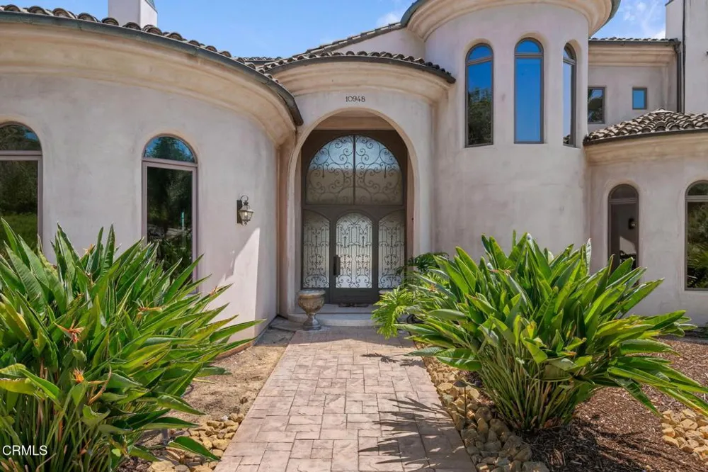 10948 Alto Court Oak View, CA 93022