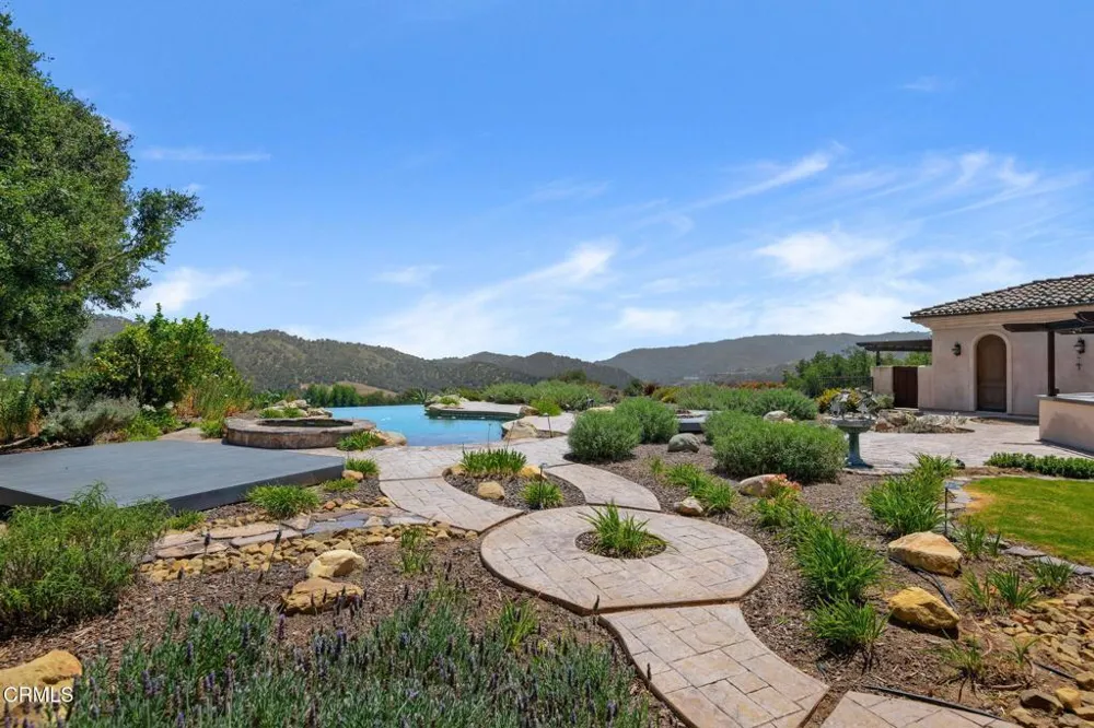 10948 Alto Court Oak View, CA 93022