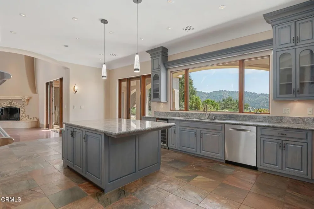 10948 Alto Court Oak View, CA 93022