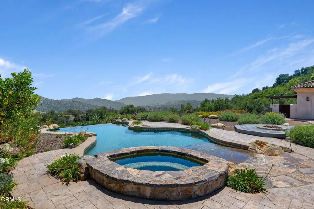 10948 Alto Court Oak View, CA 93022