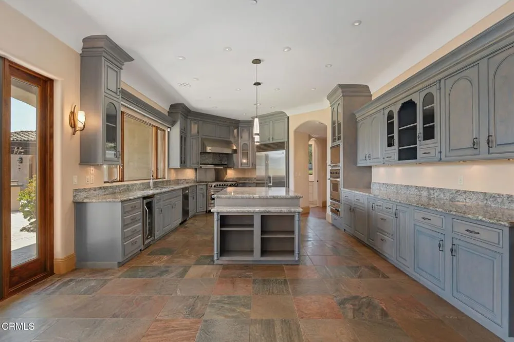 10948 Alto Court Oak View, CA 93022
