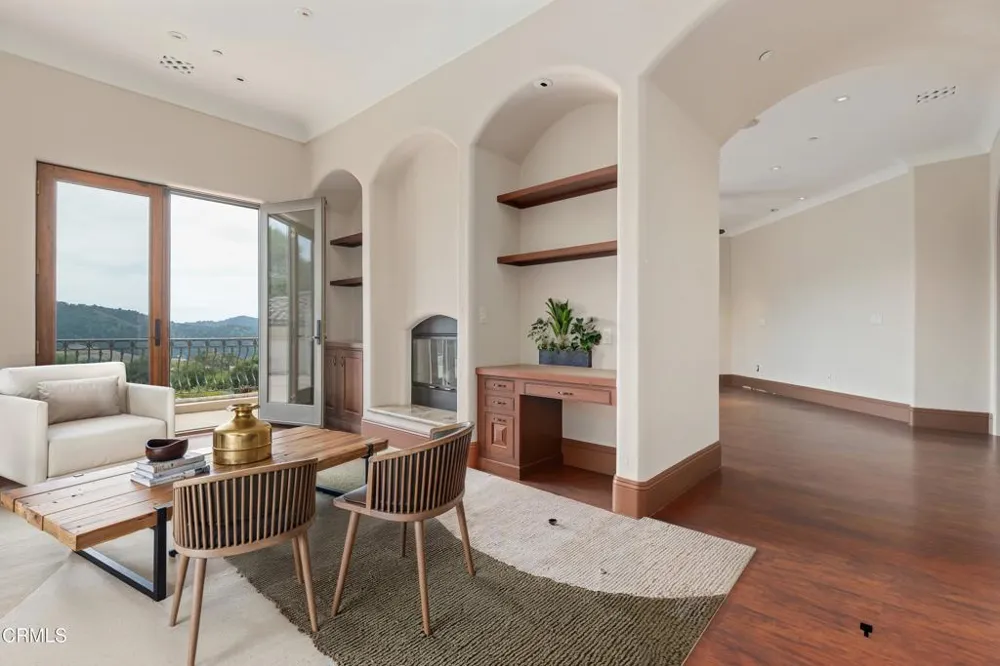 10948 Alto Court Oak View, CA 93022