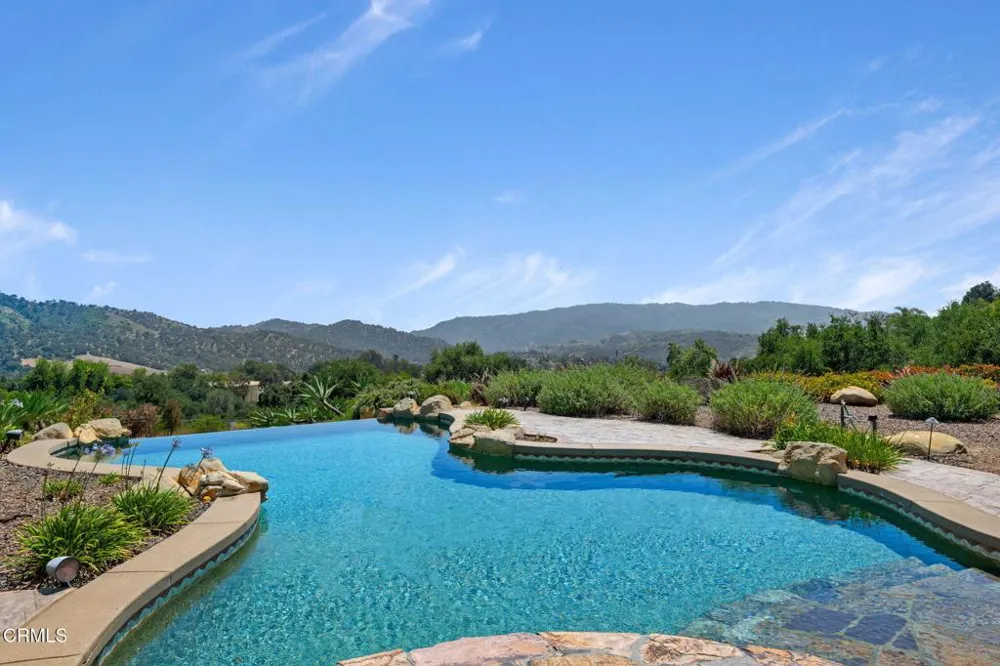 10948 Alto Court Oak View, CA 93022