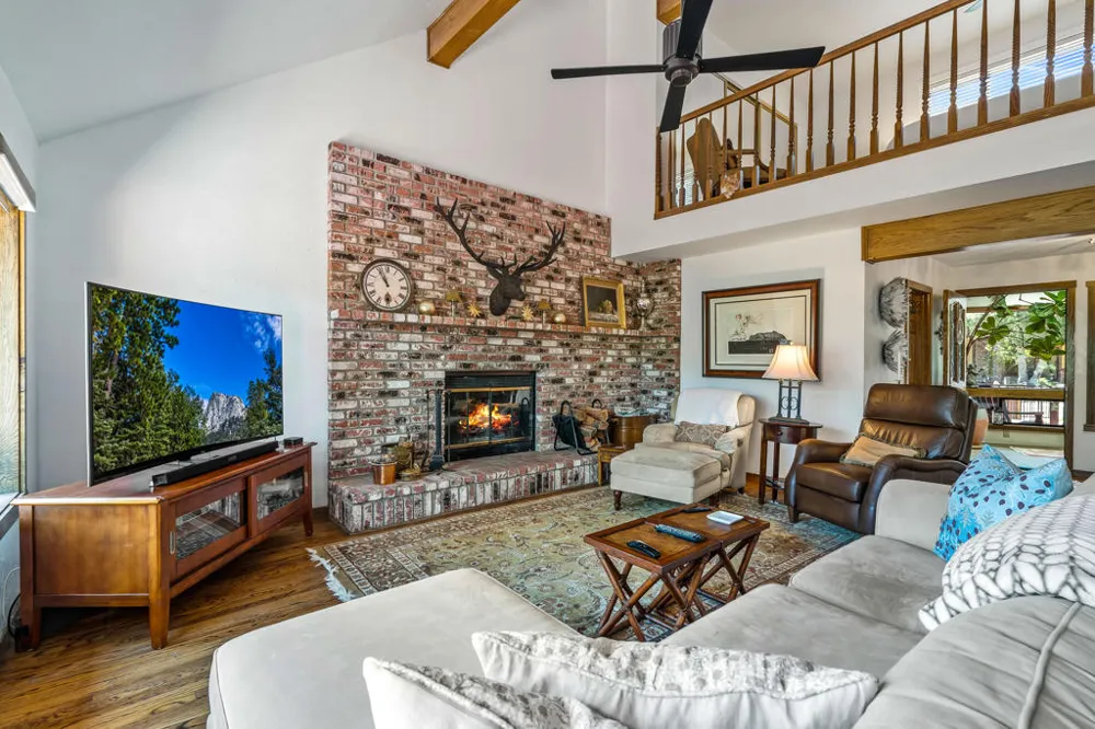 54062 Linger Lane Idyllwild, CA 92549