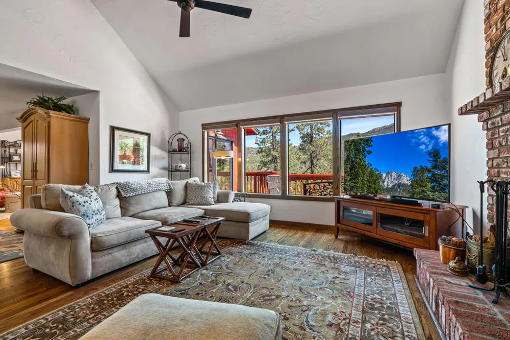 54062 Linger Lane Idyllwild, CA 92549