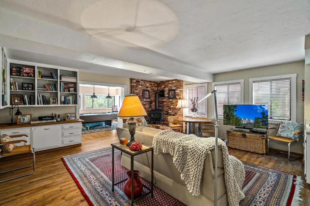 54062 Linger Lane Idyllwild, CA 92549