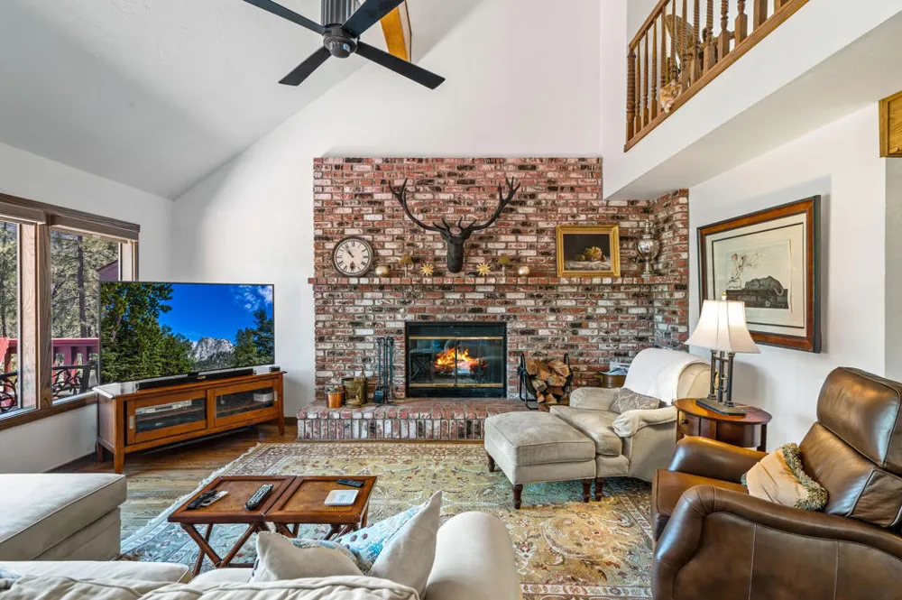 54062 Linger Lane Idyllwild, CA 92549