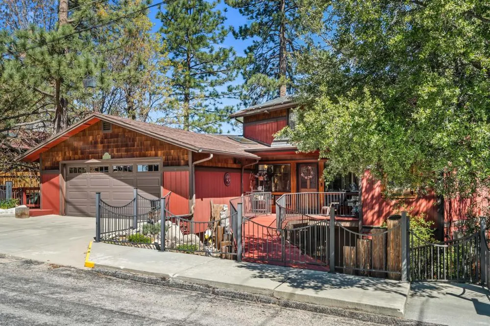 54062 Linger Lane Idyllwild, CA 92549