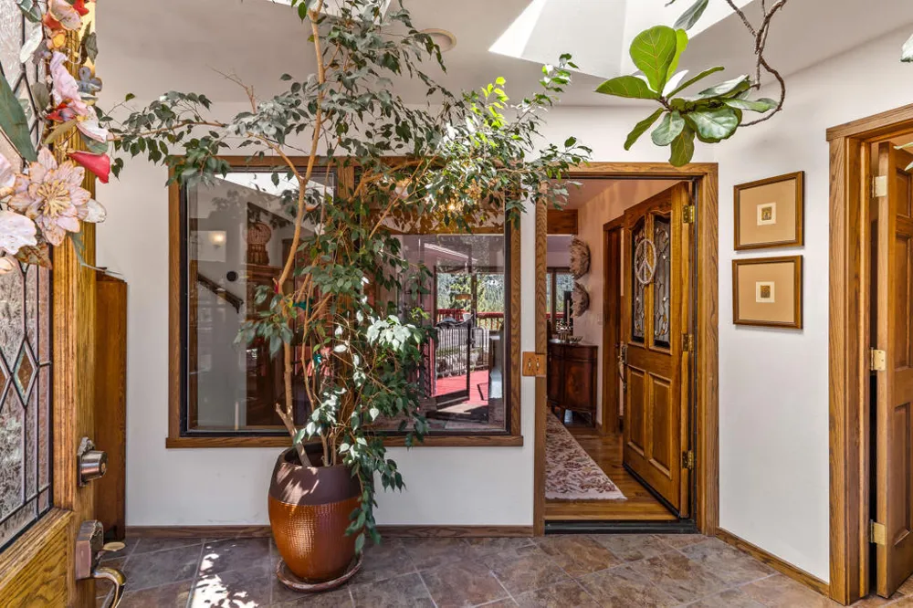 54062 Linger Lane Idyllwild, CA 92549