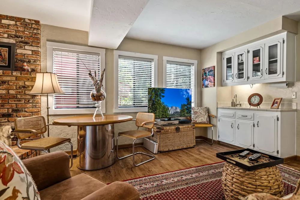 54062 Linger Lane Idyllwild, CA 92549