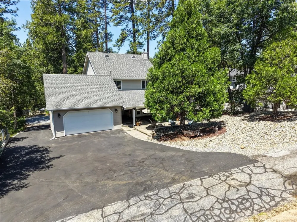40472 Road 274 Bass Lake, CA 93604