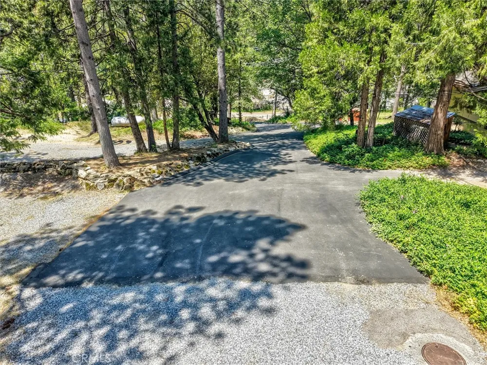 40472 Road 274 Bass Lake, CA 93604