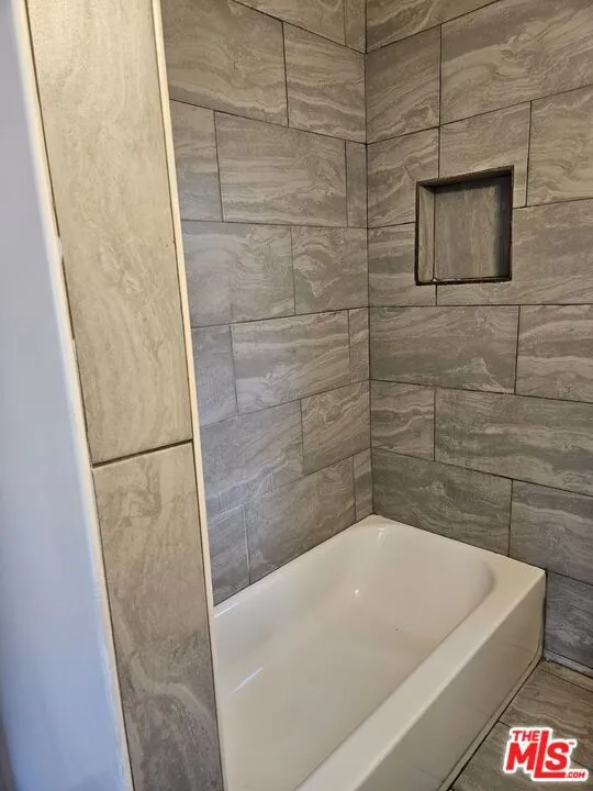 2226 Zoe Avenue #B Huntington Park, CA 90255