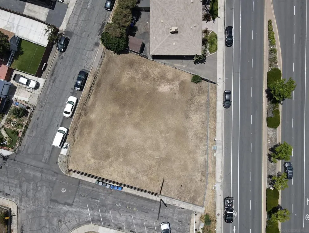 7893 El Cajon Blvd La Mesa, CA 91942