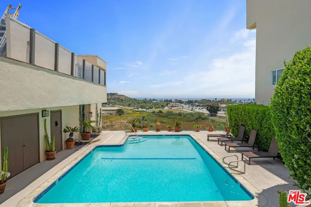 23901 Civic Center Way #D135 Malibu, CA 90265