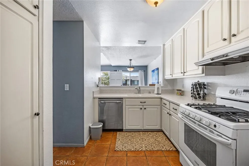 931 S Sutter Creek Anaheim, CA 92804