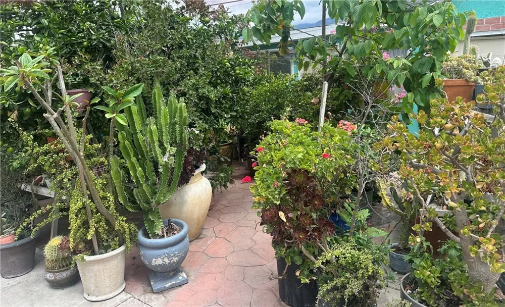 2437 Bloomdale Duarte, CA 91010