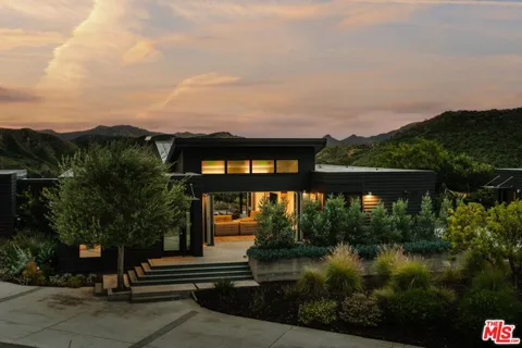 3649 Kanan Road