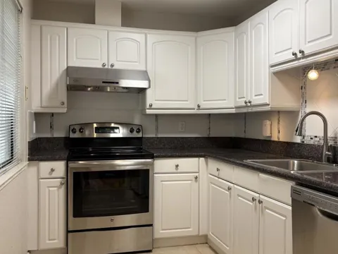 449 Alberto Way #131
