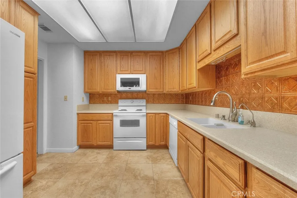 28307 Paseo Grande Menifee, CA 92586
