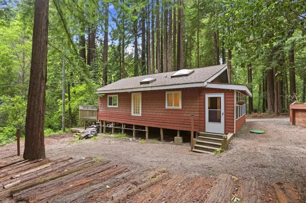 155 Redwood Avenue Pescadero, CA 94060