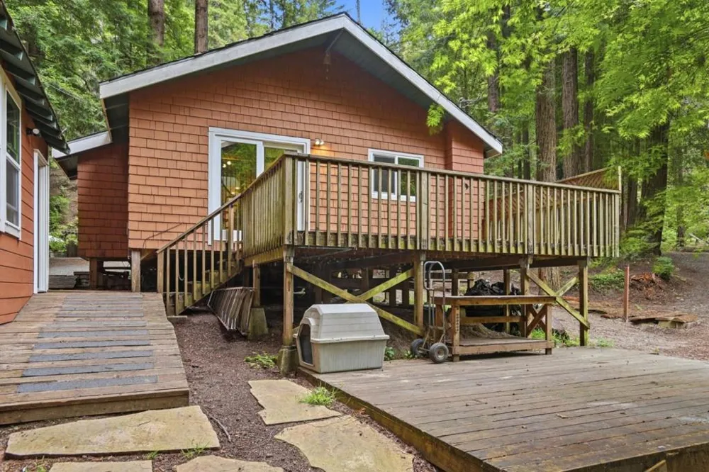 155 Redwood Avenue Pescadero, CA 94060