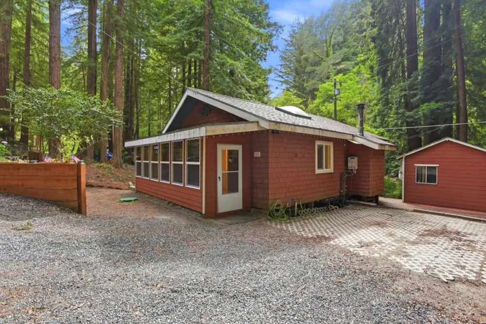155 Redwood Avenue Pescadero, CA 94060