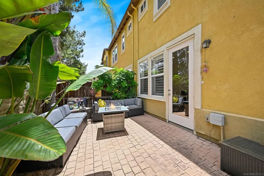 13295 Calle Del Campo #5 San Diego, CA 92129