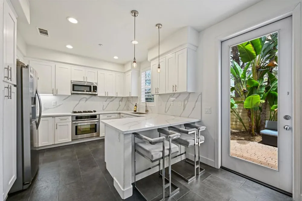 13295 Calle Del Campo #5 San Diego, CA 92129