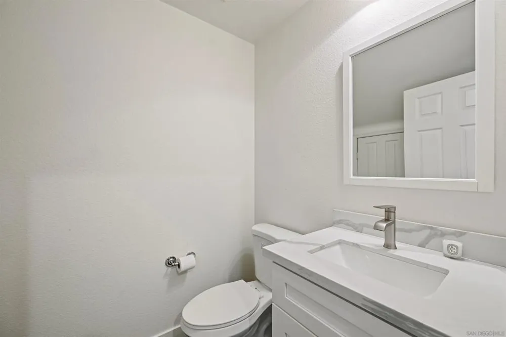13295 Calle Del Campo #5 San Diego, CA 92129