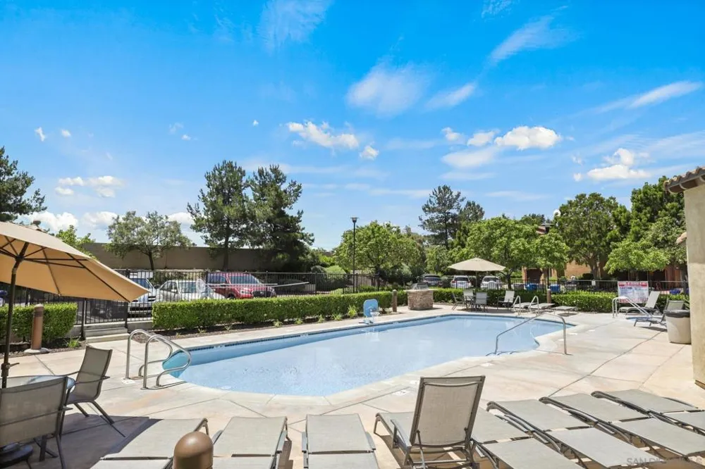 13295 Calle Del Campo #5 San Diego, CA 92129