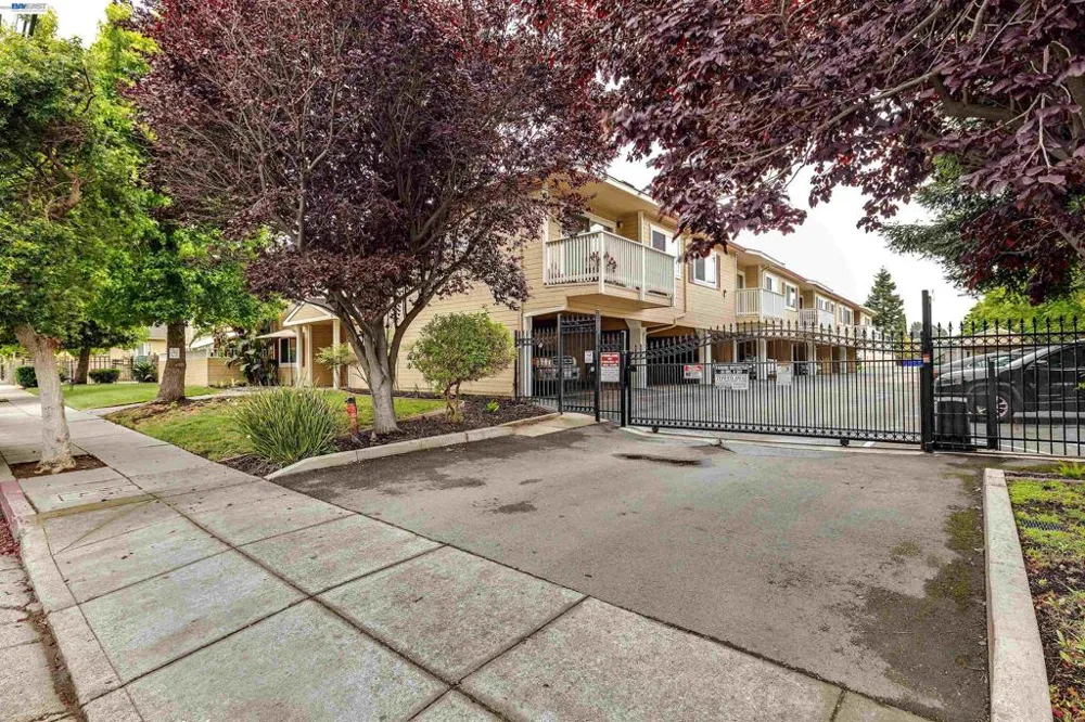 1570 165Th Ave #104 San Leandro, CA 94578