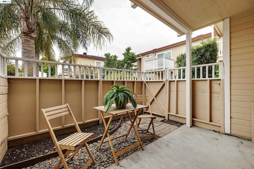 1570 165Th Ave #104 San Leandro, CA 94578