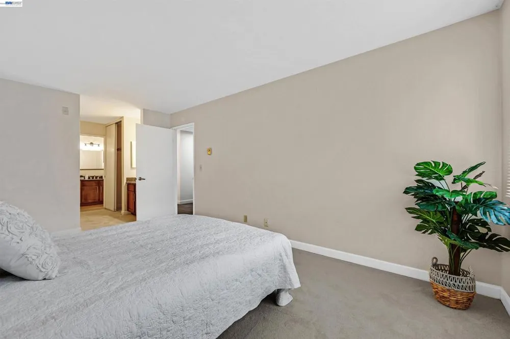 1570 165Th Ave #104 San Leandro, CA 94578