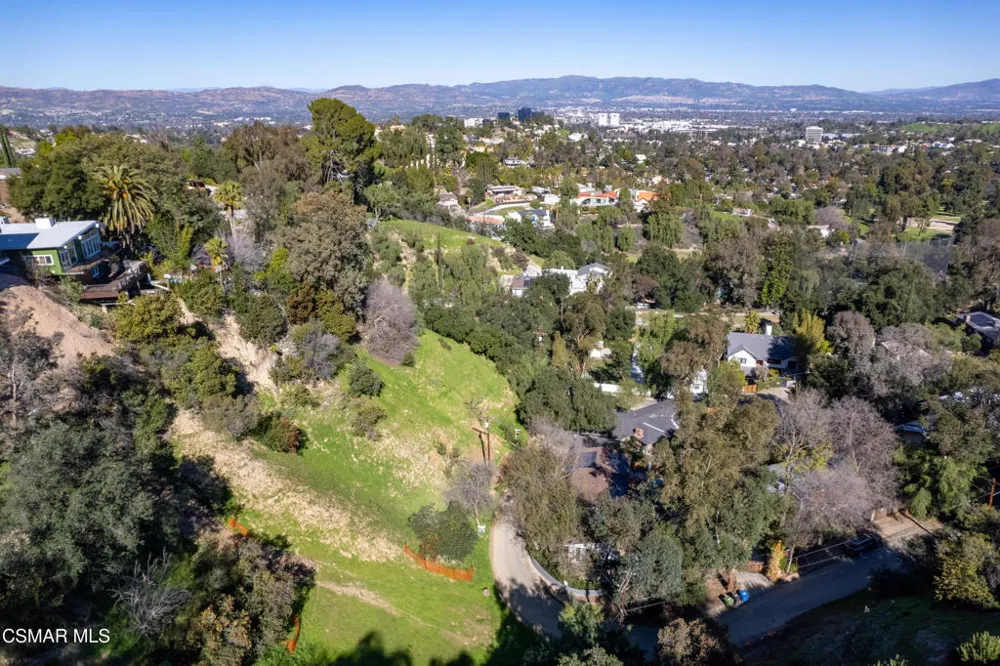 4619 Ensenada Drive Woodland Hills, CA 91364