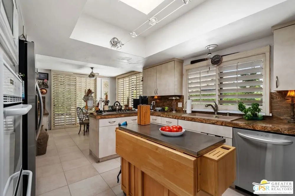 2062 S Chico Drive Palm Springs, CA 92264
