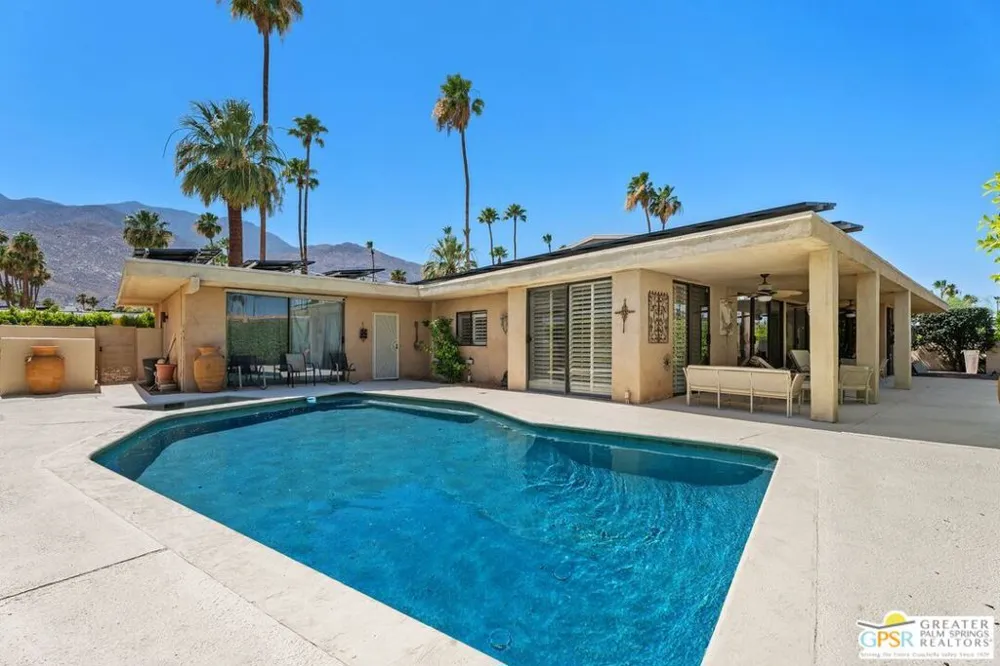 2062 S Chico Drive Palm Springs, CA 92264