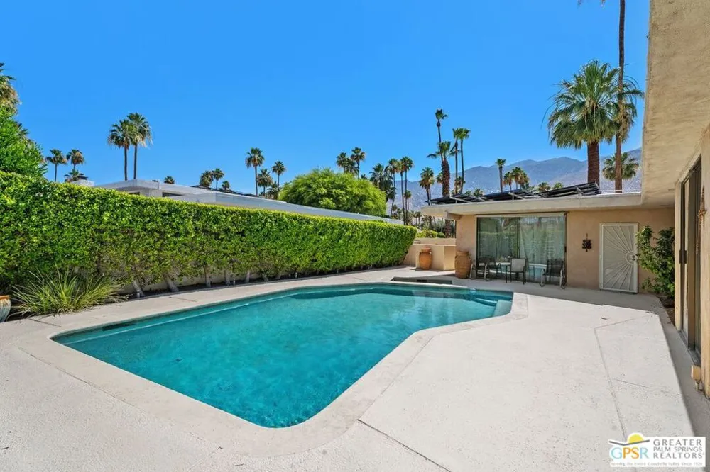 2062 S Chico Drive Palm Springs, CA 92264