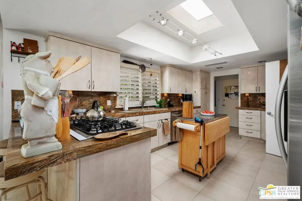 2062 S Chico Drive Palm Springs, CA 92264