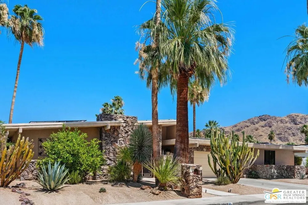 2062 S Chico Drive Palm Springs, CA 92264